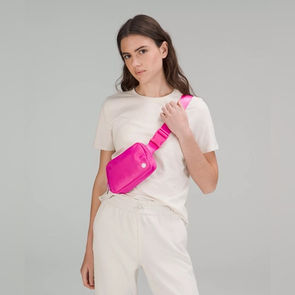 NWT Lululemon Athletica Everywhere Belt Bag 1L Fanny Pack Waist Bag SONIC PINK - Picture 2 of 8